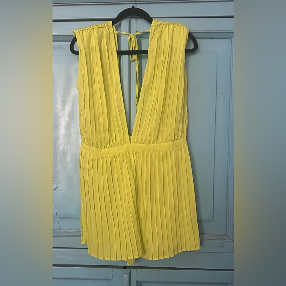 Lime Pleated Shoulder Pad Plunge Playsuit Sleeveless V-Neck Romper